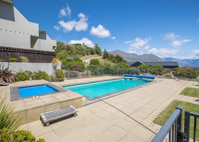 Resort-style 2br Alpine | Pool, & Garage *