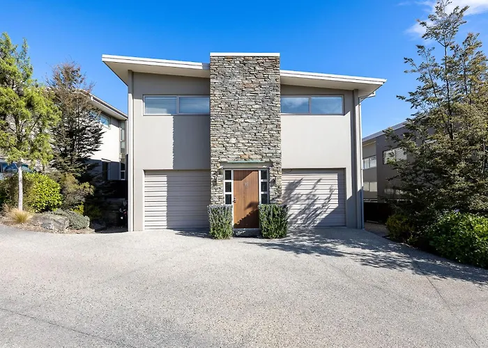 Resort-style 2br Alpine | Pool, & Garage 公寓