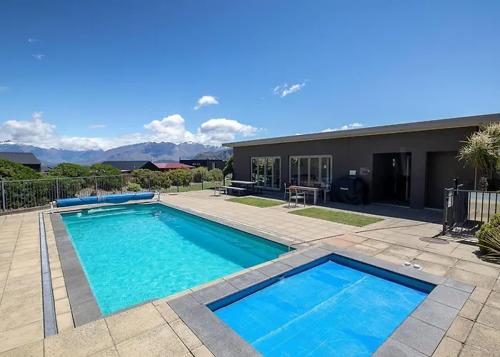 Resort-style 2br Alpine | Pool, & Garage *